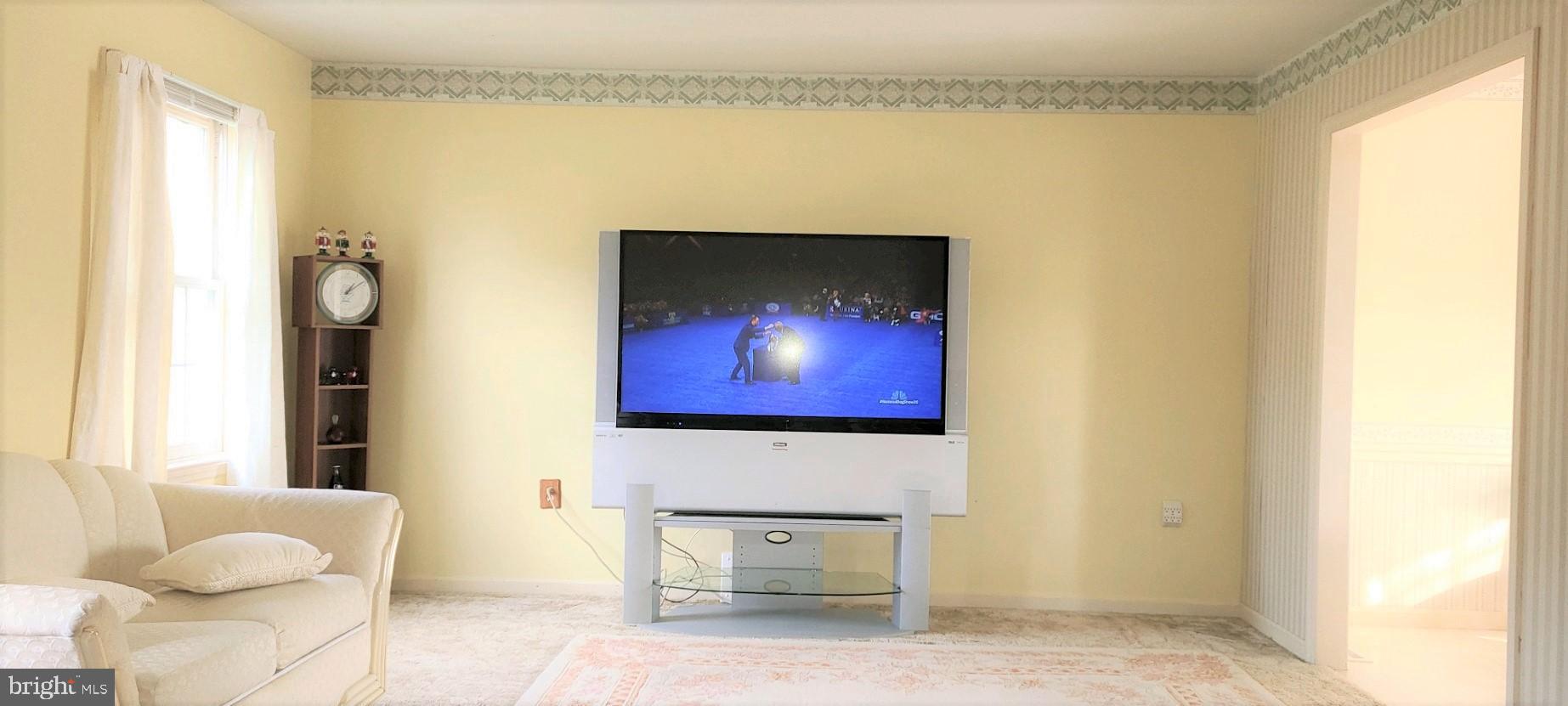 178 Delp Road Lancaster, PA 17601 - Photo 11 of 20 Living Room