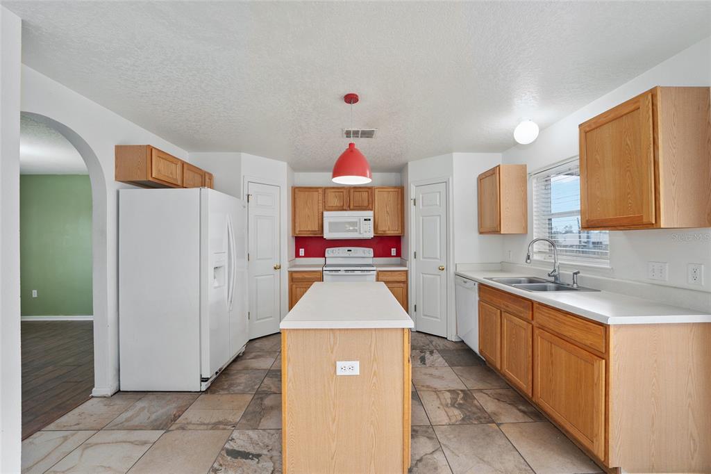 2731 Southwest 161st Loop Ocala, FL 34473 - Photo 8 of 78