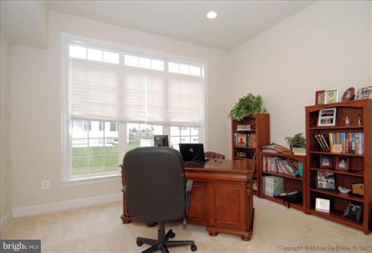 12253 Cypress Spring Road Clarksburg, MD 20871 - Photo 13 of 29 Study