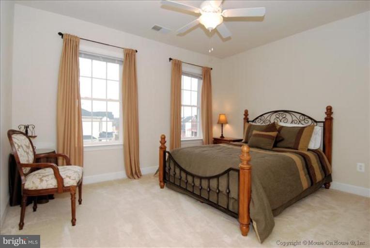 12253 Cypress Spring Road Clarksburg, MD 20871 - Photo 17 of 29 Bedroom #1