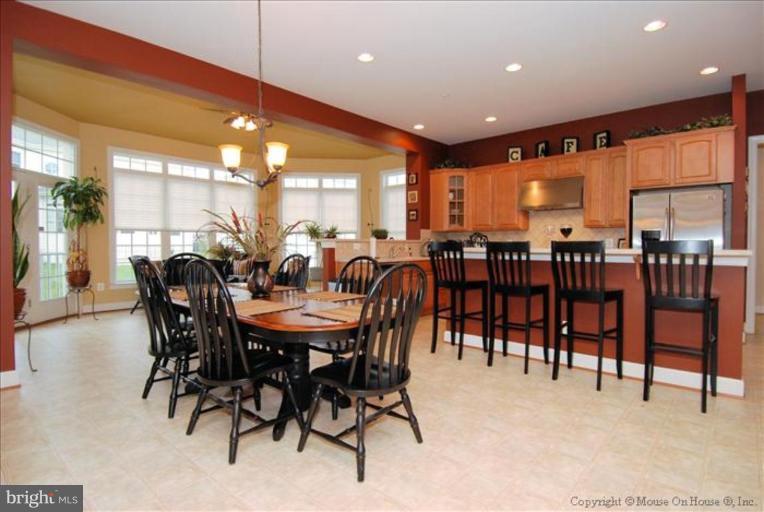 12253 Cypress Spring Road Clarksburg, MD 20871 - Photo 7 of 29 Breakfast Area