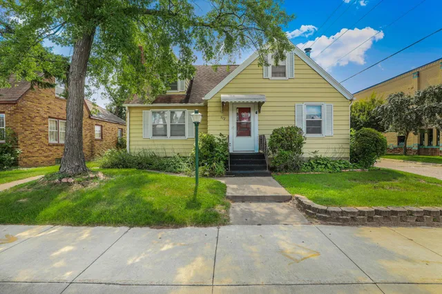 $225,000 | 312 Broadway East, Little Falls, MN 56345