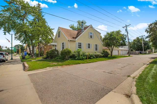 $225,000 | 312 Broadway East, Little Falls, MN 56345