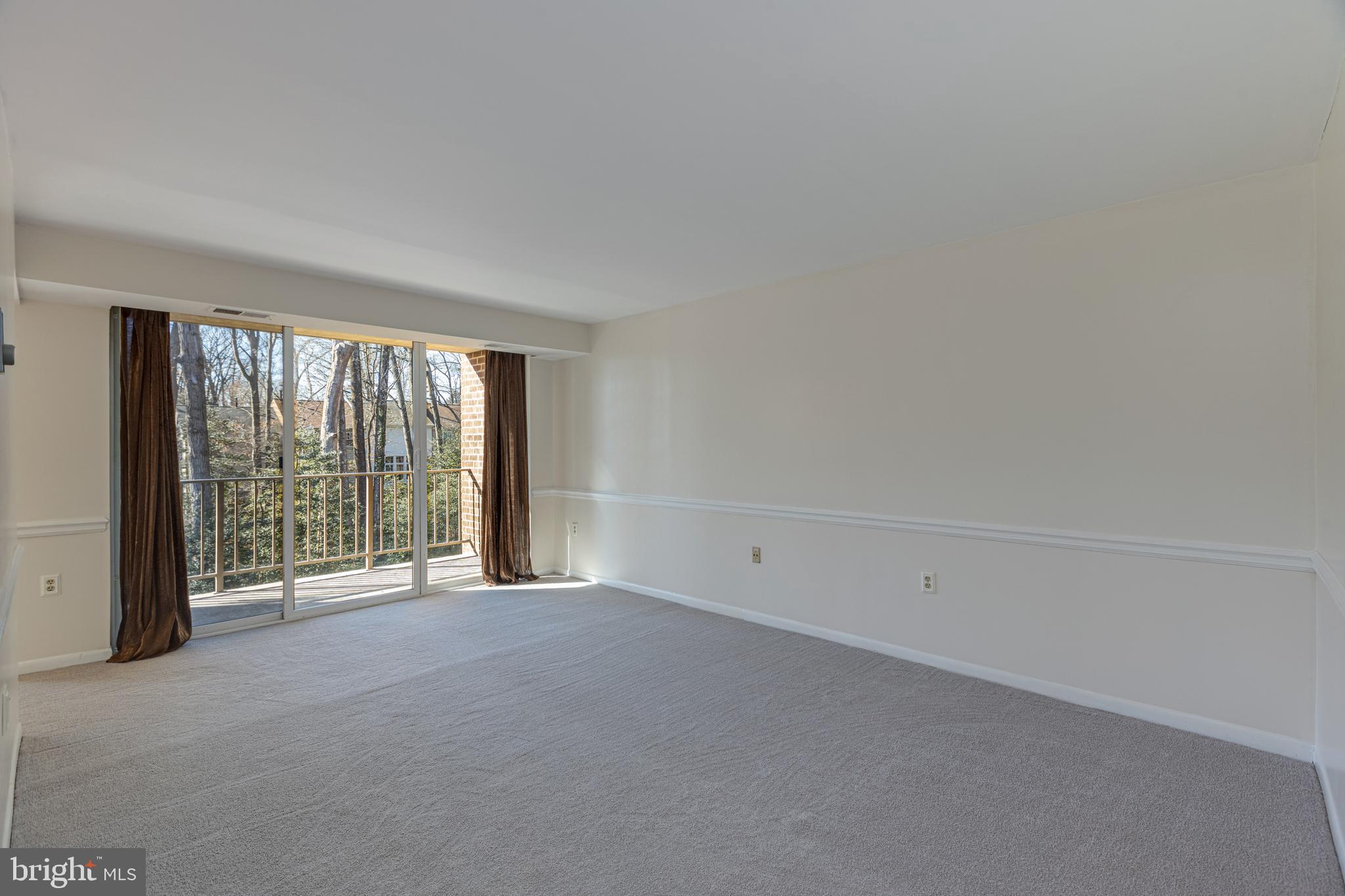 1536 Northgate Square, Unit 12A Reston, VA 20190 - Photo 15 of 30 Spacious Living Room w/Neutral Tones