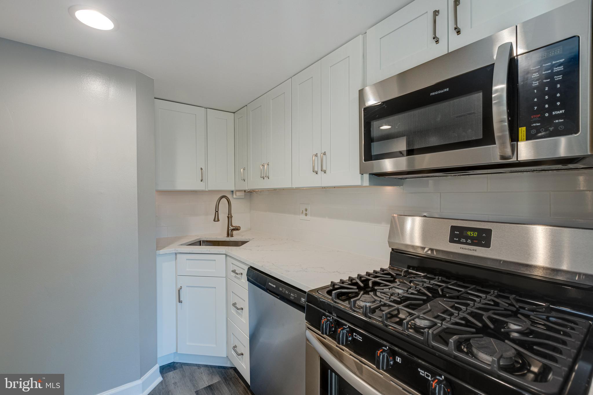 1536 Northgate Square, Unit 12A Reston, VA 20190 - Photo 9 of 30 Gas Cooking-Yay! Recessed Lighting :)