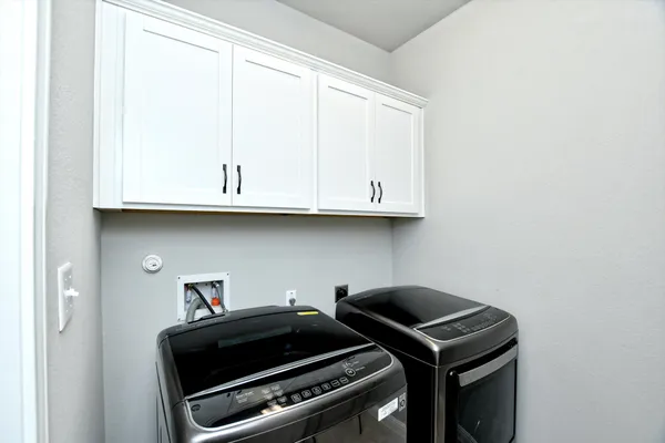 $2,195 | 11817 Comedero Way, Manor, TX 78653