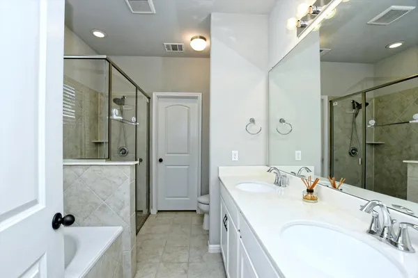 $2,195 | 11817 Comedero Way, Manor, TX 78653
