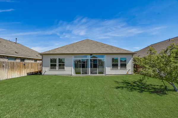 $2,195 | 11817 Comedero Way, Manor, TX 78653