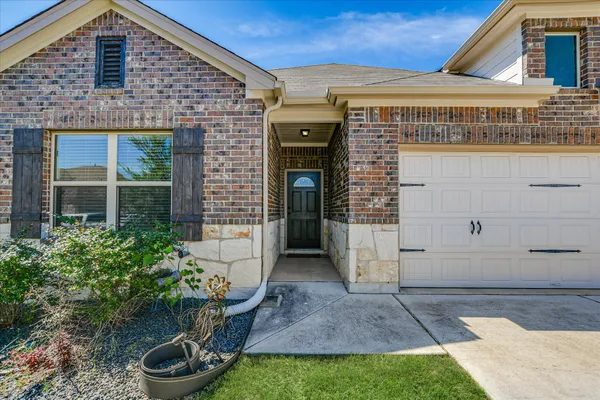$2,195 | 11817 Comedero Way, Manor, TX 78653