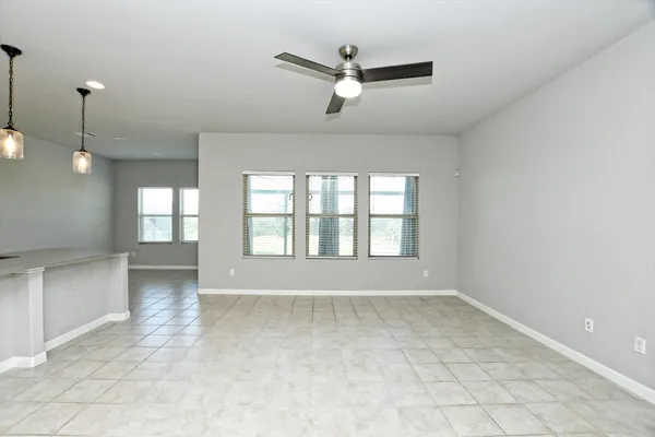 $2,195 | 11817 Comedero Way, Manor, TX 78653