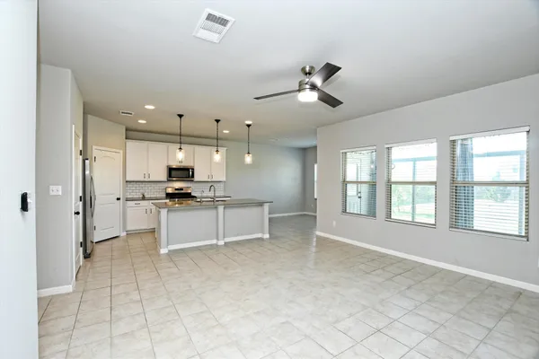 $2,195 | 11817 Comedero Way, Manor, TX 78653