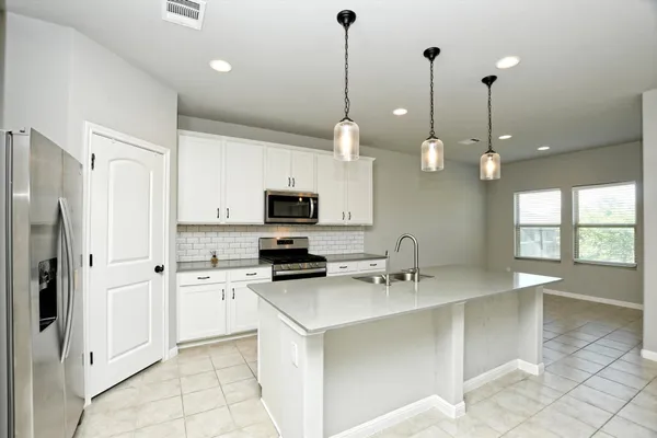 $2,195 | 11817 Comedero Way, Manor, TX 78653