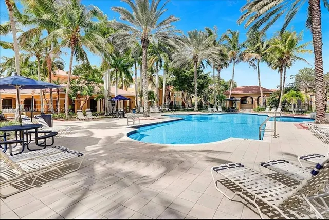 $248,000 | 7910 North Nob Hill Road, Unit 105, Tamarac, FL 33321