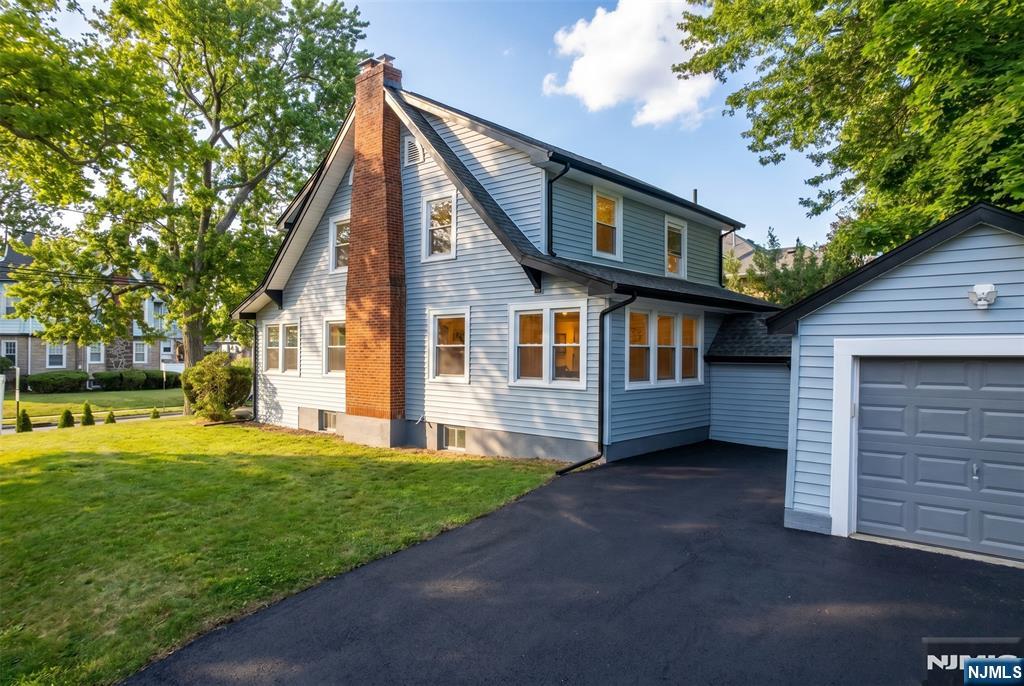933 Maple Avenue Ridgefield, NJ 07657 - Photo 1 of 33