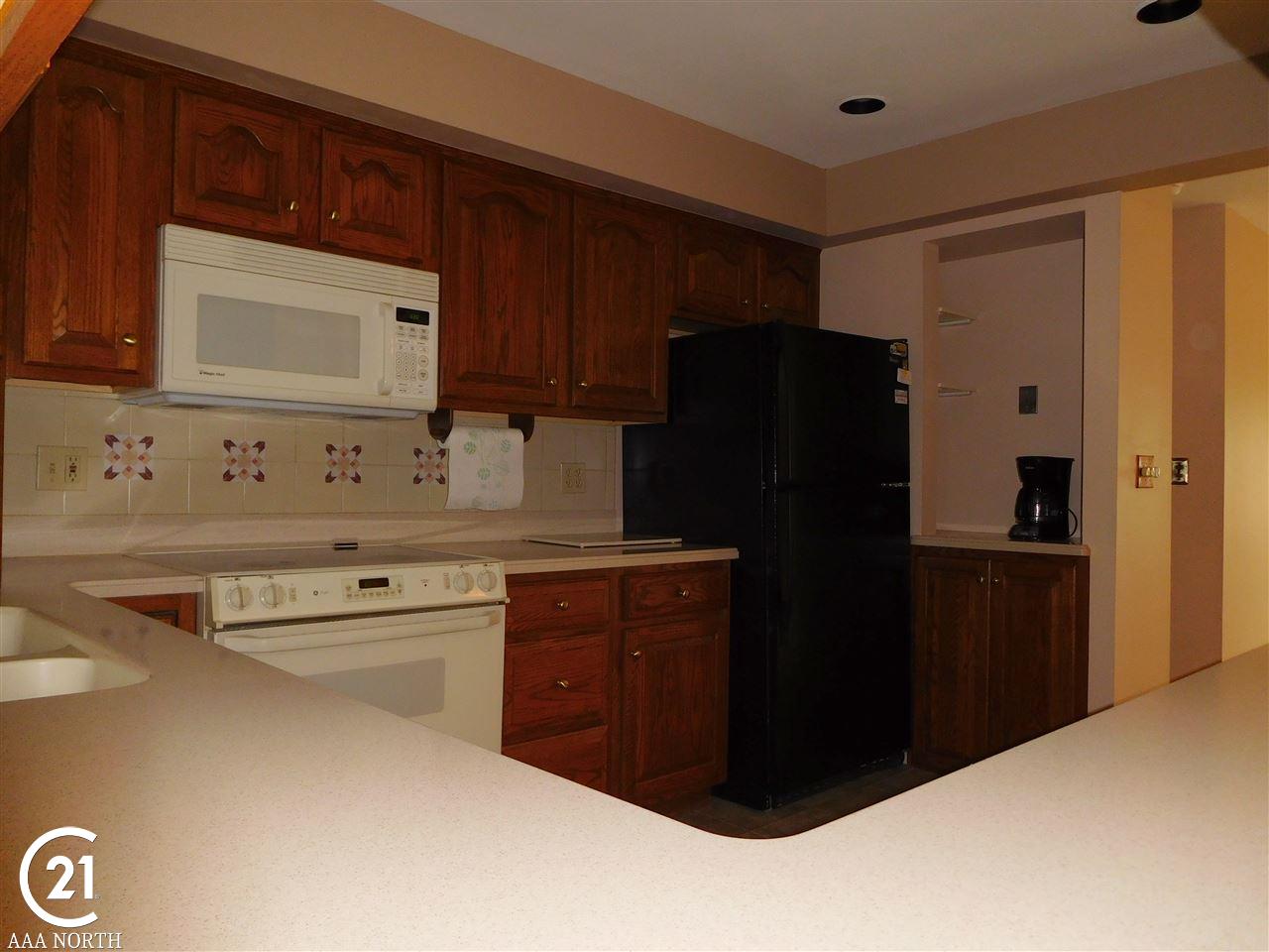 57830 Ray Center Road Ray, MI 48096 - Photo 11 of 38