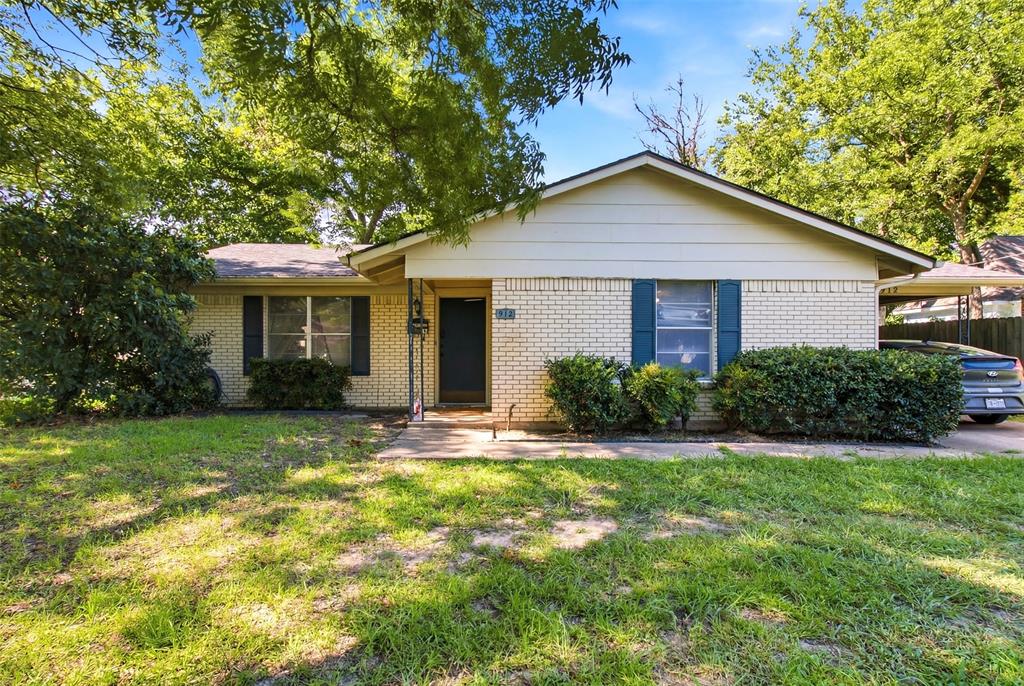 912 Sycamore Street Commerce, TX 75428 - Photo 1 of 28