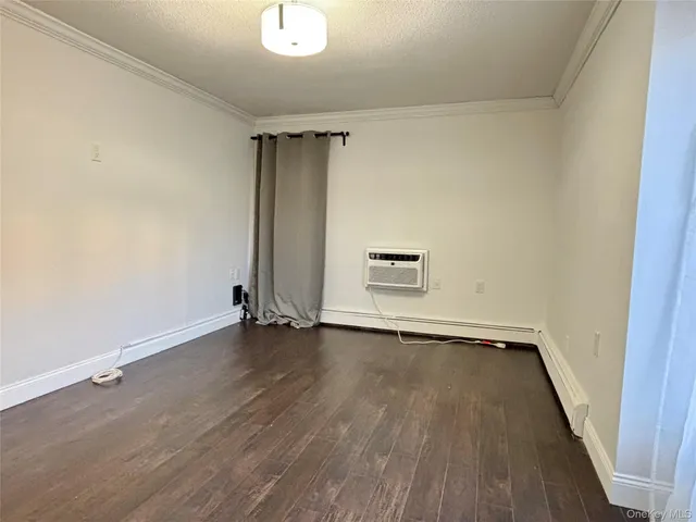 $2,400 | 12 Granada Crescent, Unit 12, White Plains, NY 10603