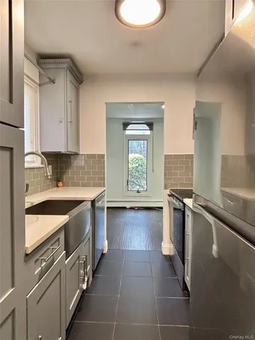 $2,400 | 12 Granada Crescent, Unit 12, White Plains, NY 10603