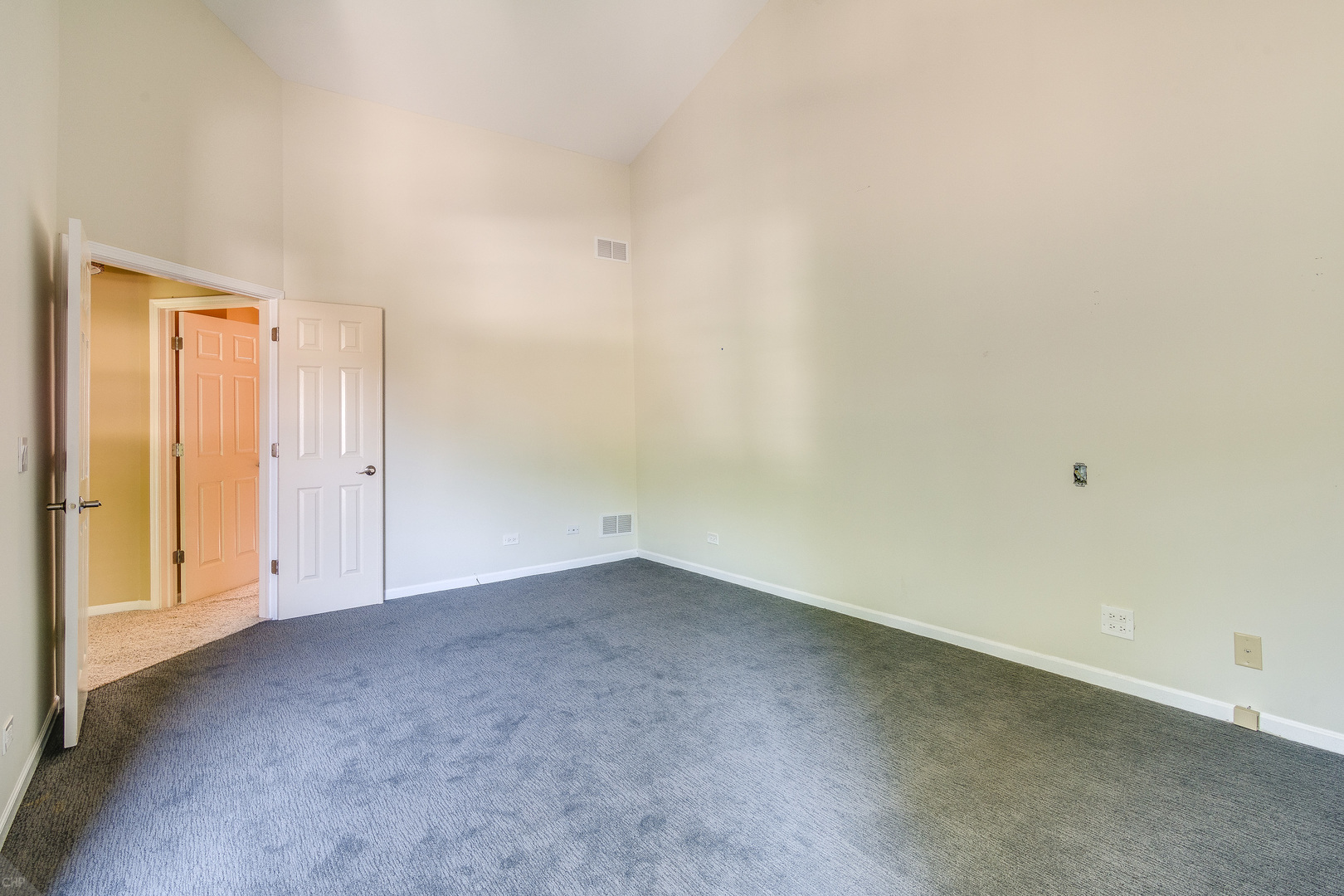 310 Spring Creek Circle Schaumburg, IL 60173 - Photo 17 of 26 a view of an empty room