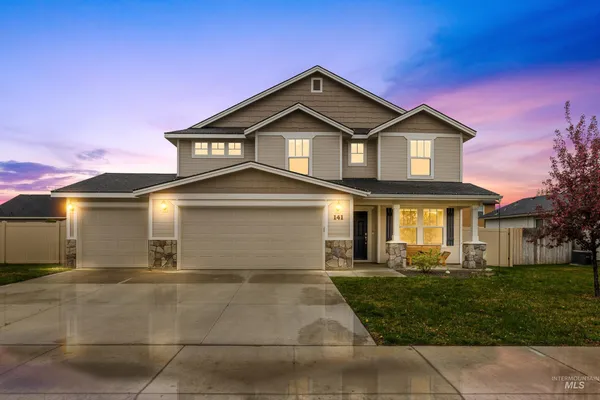 $450,000 | 141 Southwest Crimson Street, Mountain Home, ID 83647