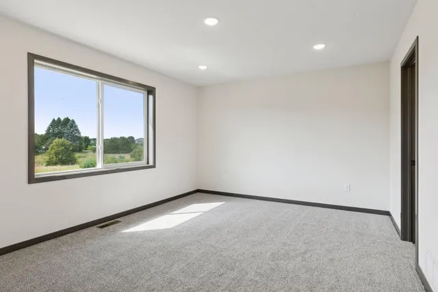 $600,000 | 21346 Cottonwood Street Northwest, Oak Grove, MN 55011