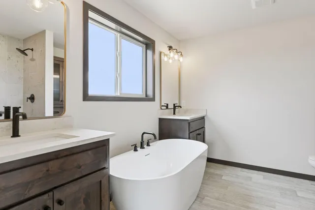 $600,000 | 21346 Cottonwood Street Northwest, Oak Grove, MN 55011