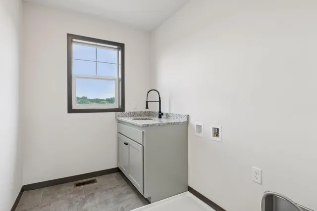 $600,000 | 21346 Cottonwood Street Northwest, Oak Grove, MN 55011