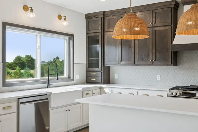 $600,000 | 21346 Cottonwood Street Northwest, Oak Grove, MN 55011