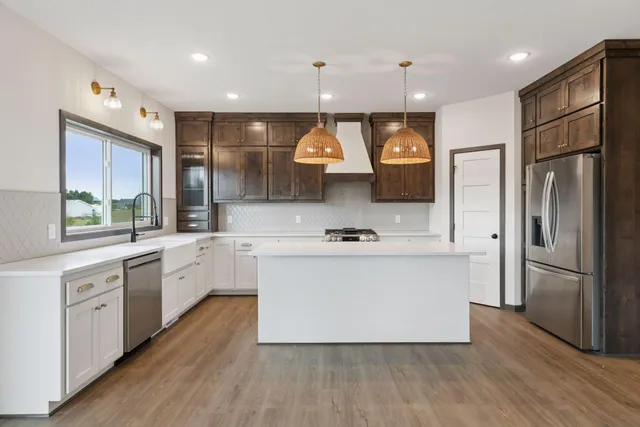 $600,000 | 21346 Cottonwood Street Northwest, Oak Grove, MN 55011