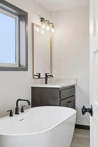 $600,000 | 21346 Cottonwood Street Northwest, Oak Grove, MN 55011