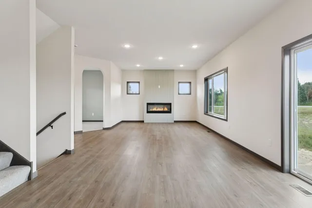 $600,000 | 21346 Cottonwood Street Northwest, Oak Grove, MN 55011