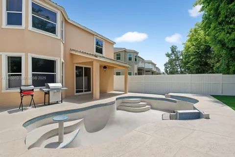 $559,000 | 1579 Briar Oak Drive, Royal Palm Beach, FL 33411