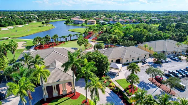 $600,000 | 1579 Briar Oak Drive, Royal Palm Beach, FL 33411