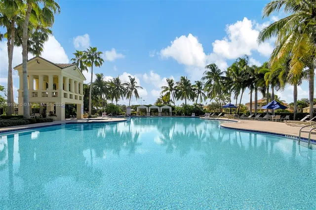 $600,000 | 1579 Briar Oak Drive, Royal Palm Beach, FL 33411