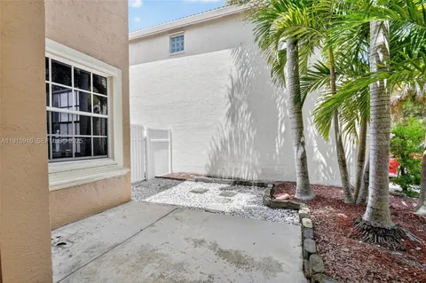 $559,000 | 1579 Briar Oak Drive, Royal Palm Beach, FL 33411
