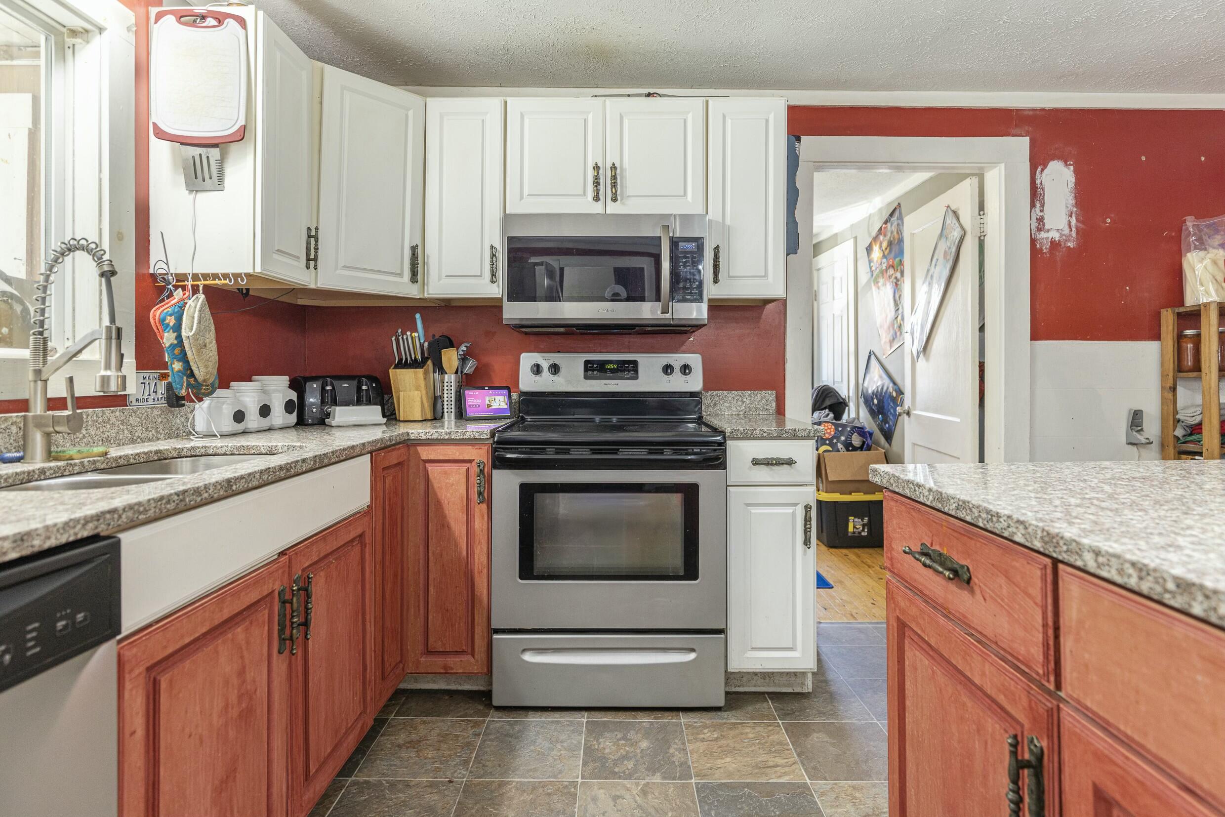 275 Grammar Road Sanford, ME 04073 - Photo 6 of 31 tempImageRLZEmE