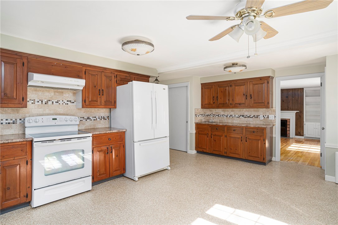 5 Great Road East Greenwich, RI 02818 - Photo 8 of 41 Kitchen with view into the den