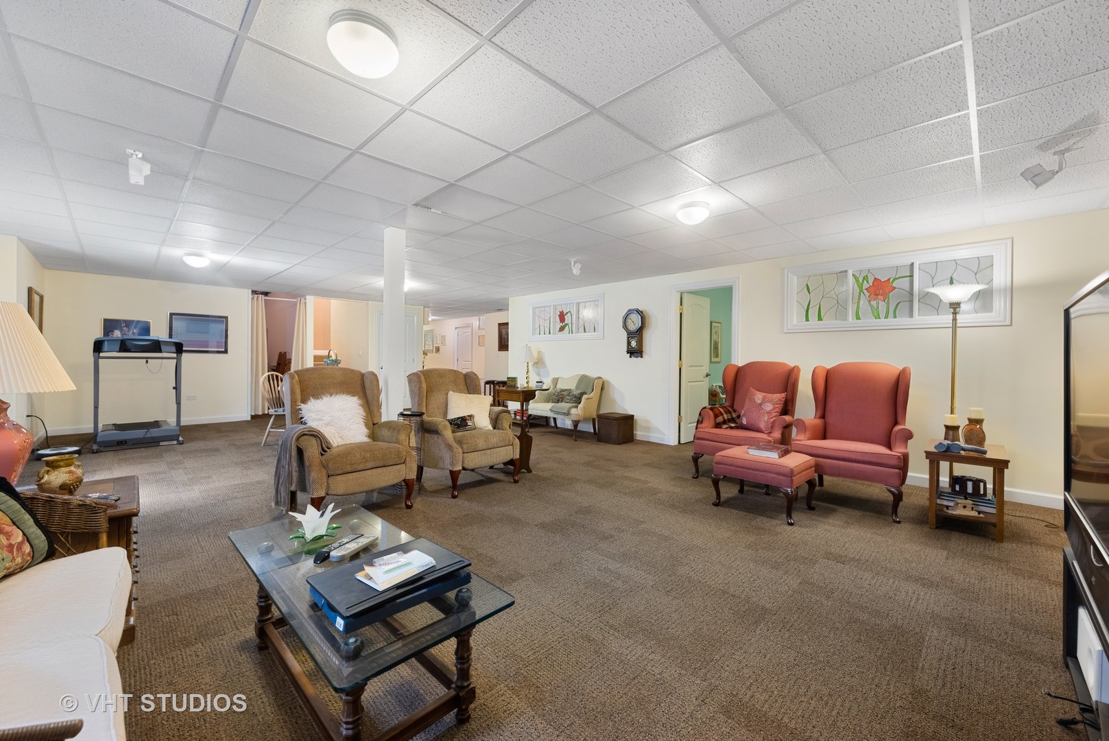 1001 Stacia Lane Lemont, IL 60439 - Photo 22 of 36 a living room with furniture