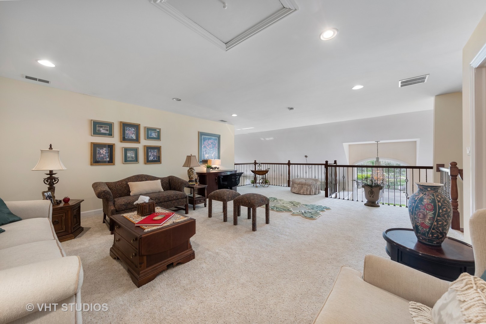 1001 Stacia Lane Lemont, IL 60439 - Photo 27 of 36 a living room with furniture and a potted plant