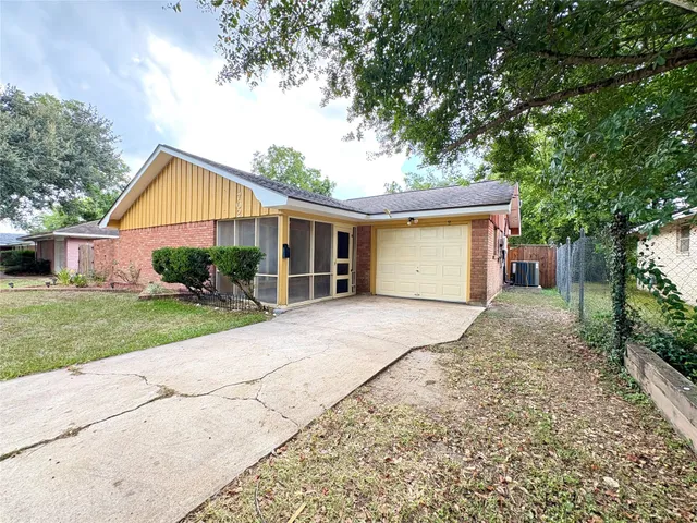 $1,650 | 1702 Baylor Avenue, Bay City, TX 77414