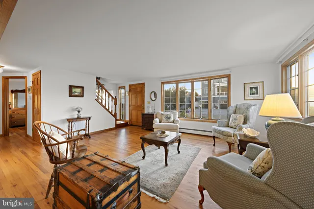 $1,395,000 | 373 North 2nd Street, Surf City, NJ 08008