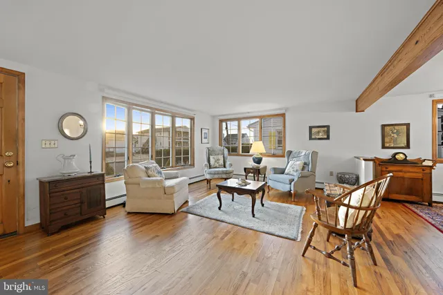 $1,395,000 | 373 North 2nd Street, Surf City, NJ 08008