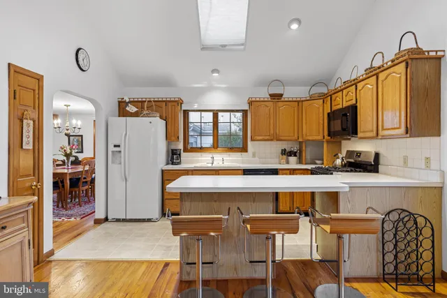 $1,395,000 | 373 North 2nd Street, Surf City, NJ 08008