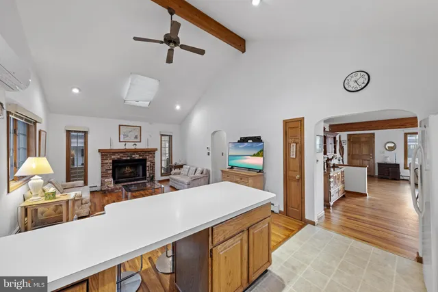 $1,395,000 | 373 North 2nd Street, Surf City, NJ 08008