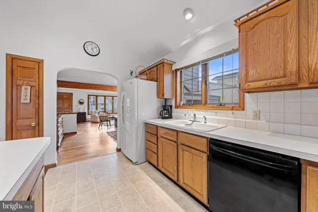 $1,395,000 | 373 North 2nd Street, Surf City, NJ 08008