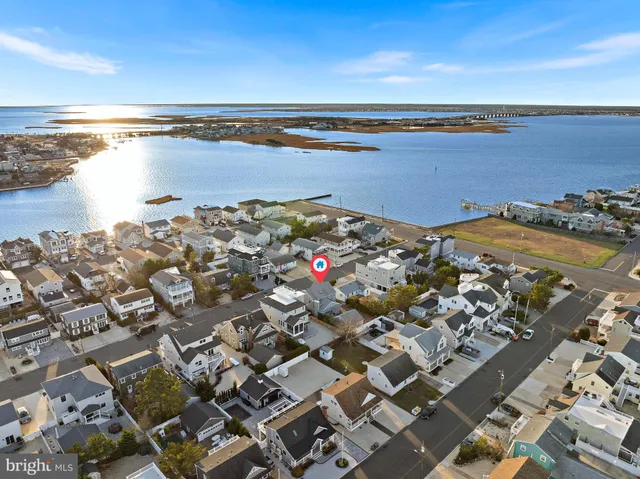 $1,395,000 | 373 North 2nd Street, Surf City, NJ 08008