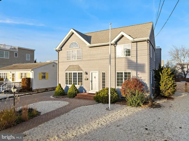 $1,395,000 | 373 North 2nd Street, Surf City, NJ 08008