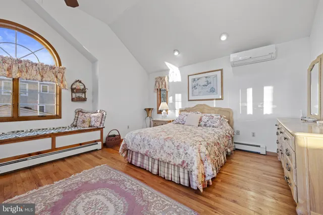 $1,395,000 | 373 North 2nd Street, Surf City, NJ 08008