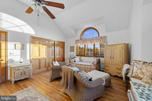 $1,395,000 | 373 North 2nd Street, Surf City, NJ 08008