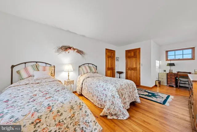 $1,395,000 | 373 North 2nd Street, Surf City, NJ 08008